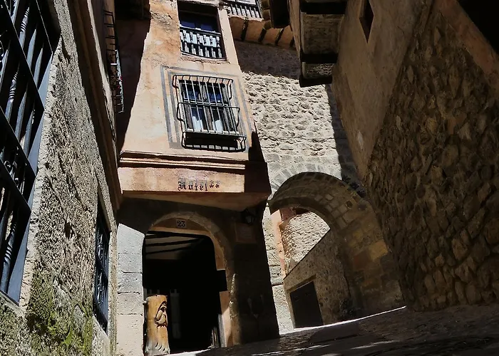 El Torreon Del Adarve